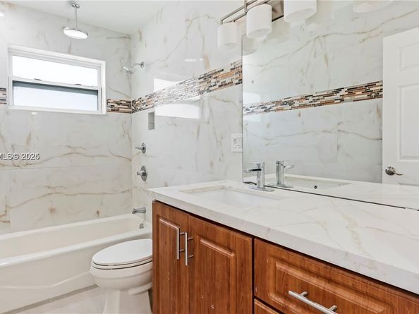 2301 NW 191st St, Miami Gardens FL 33056