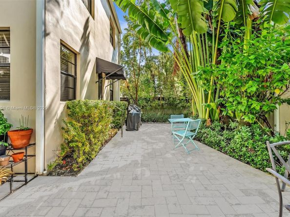 836 W 40th St, Miami Beach FL 33140