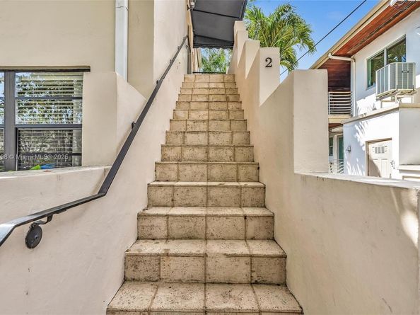836 W 40th St, Miami Beach FL 33140