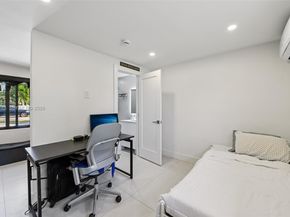 5152 SW 6th St, Miami FL 33134