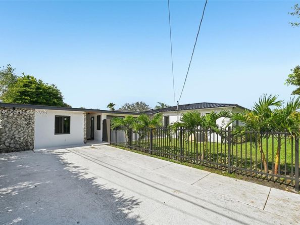 5152 SW 6th St, Miami FL 33134