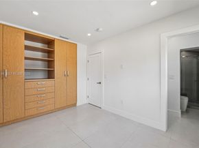 5152 SW 6th St, Miami FL 33134