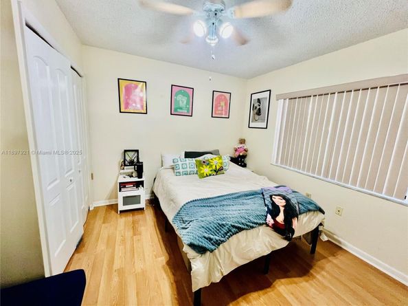 1021 Mockingbird Ln 215, Plantation FL 33324