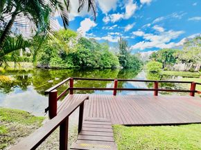 1021 Mockingbird Ln 215, Plantation FL 33324