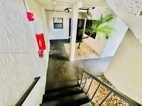 1021 Mockingbird Ln 215, Plantation FL 33324