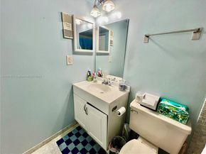 1021 Mockingbird Ln 215, Plantation FL 33324