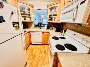 1021 Mockingbird Ln 215, Plantation FL 33324