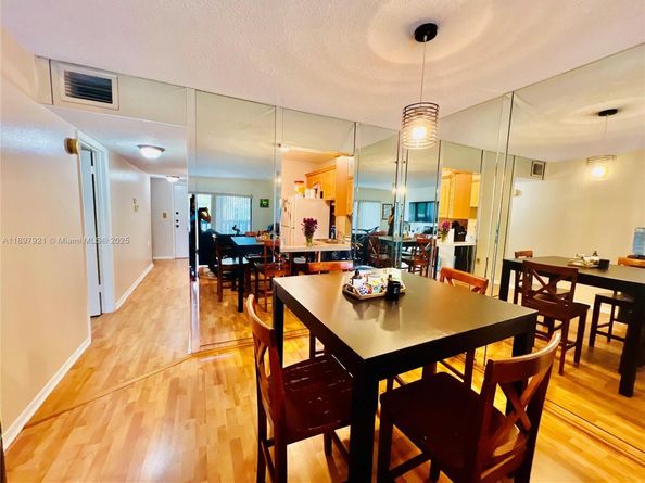 1021 Mockingbird Ln 215, Plantation FL 33324