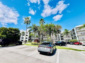 1021 Mockingbird Ln 215, Plantation FL 33324