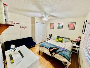1021 Mockingbird Ln 215, Plantation FL 33324
