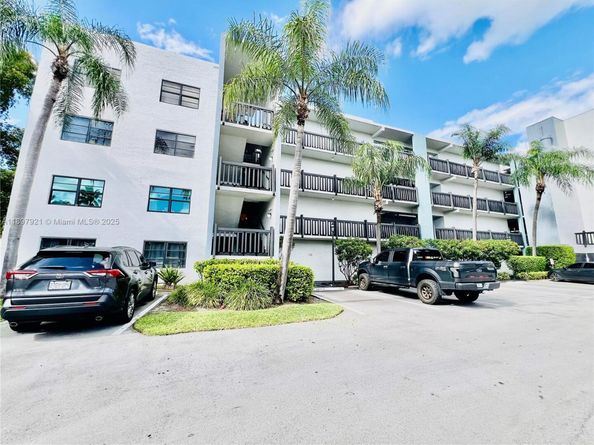 1021 Mockingbird Ln 215, Plantation FL 33324