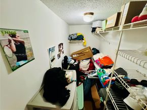 1021 Mockingbird Ln 215, Plantation FL 33324