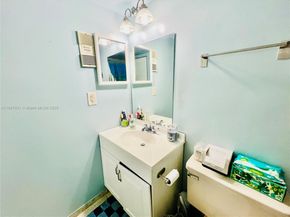 1021 Mockingbird Ln 215, Plantation FL 33324