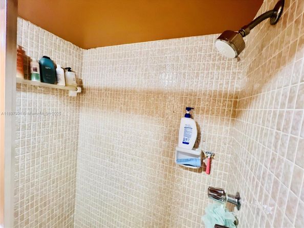 1021 Mockingbird Ln 215, Plantation FL 33324