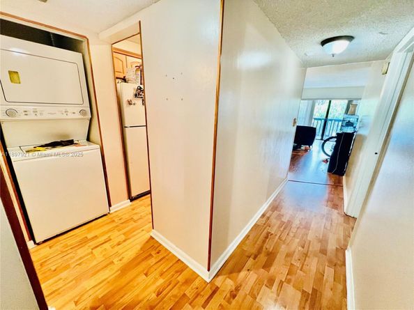 1021 Mockingbird Ln 215, Plantation FL 33324