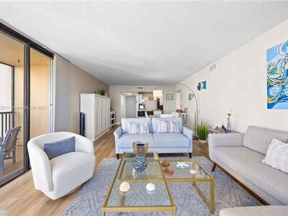 20301 W Country Club Dr 1623, Aventura FL 33180