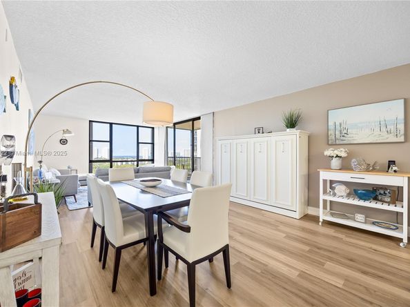 20301 W Country Club Dr 1623, Aventura FL 33180