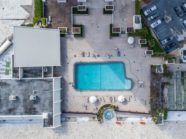 20301 W Country Club Dr 1623, Aventura FL 33180