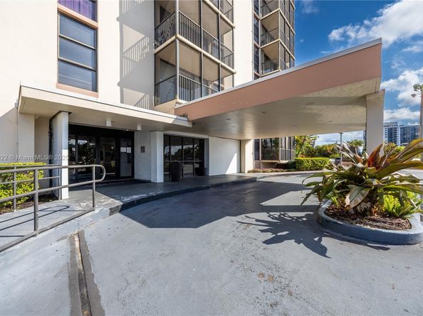 20301 W Country Club Dr 1623, Aventura FL 33180