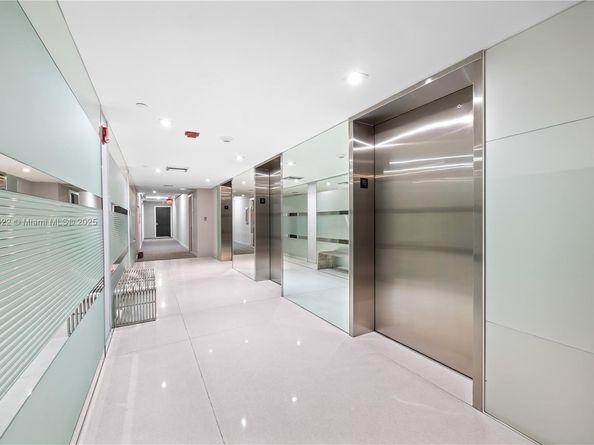 20301 W Country Club Dr 1623, Aventura FL 33180