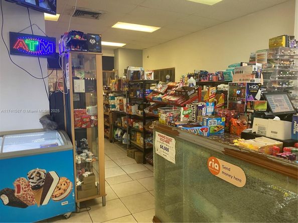 1301 NE Miami Gardens Dr 903W, Miami FL 33179