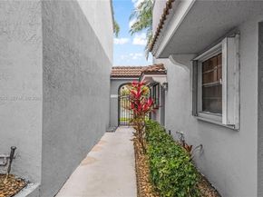 11625 NW 11Th St 11625, Pembroke Pines FL 33026