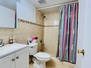 4721 NW 7th St 10212, Miami FL 33126