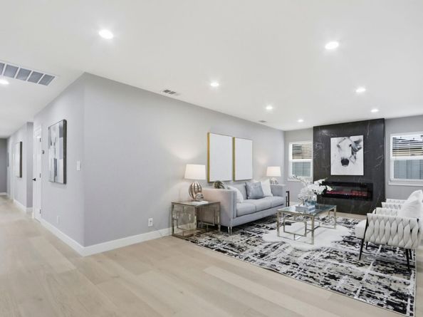 2121 Francis Avenue, Santa Clara CA 95051