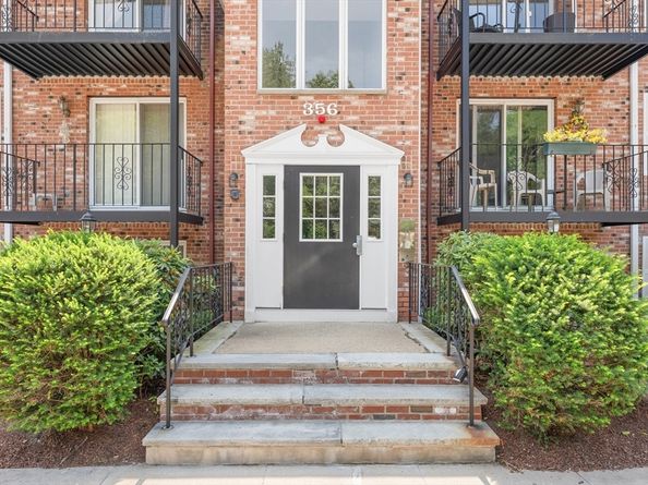 356 Neponset St D, Canton MA 02021