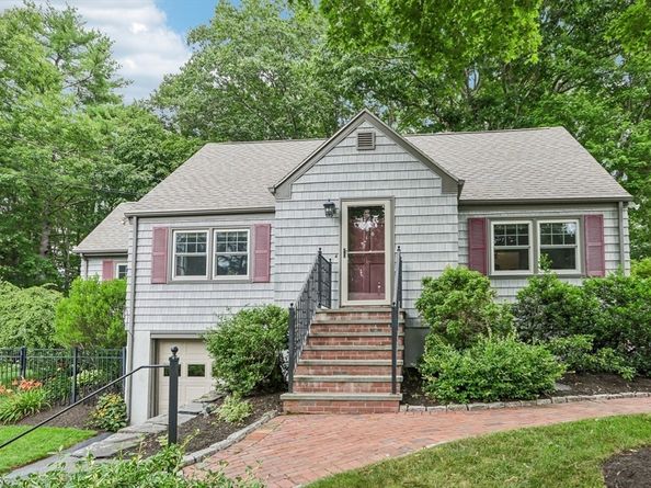 8 Foster St, Oxford MA 01540