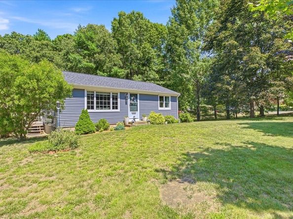 688 Plymouth St, Middleboro MA 02346