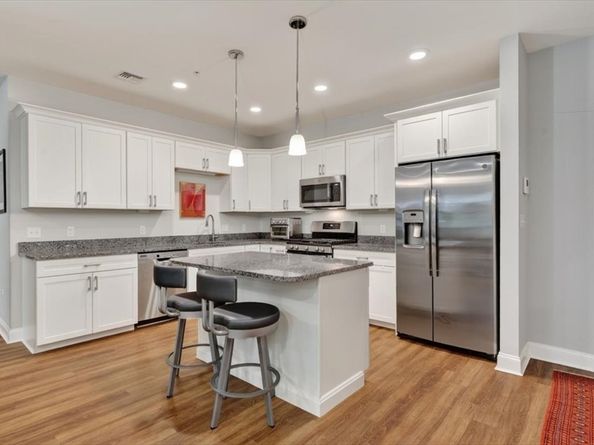 2 Longwood Lane 204, Hanover MA 02339