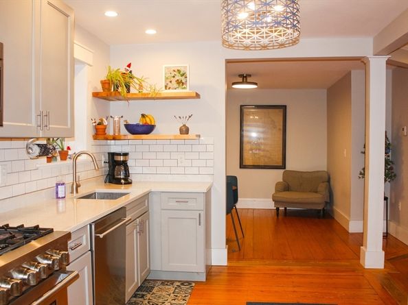 24 Desmond Ave C, Manchester MA 01944