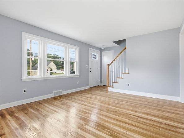 3 Hendricks St, Avon MA 02322