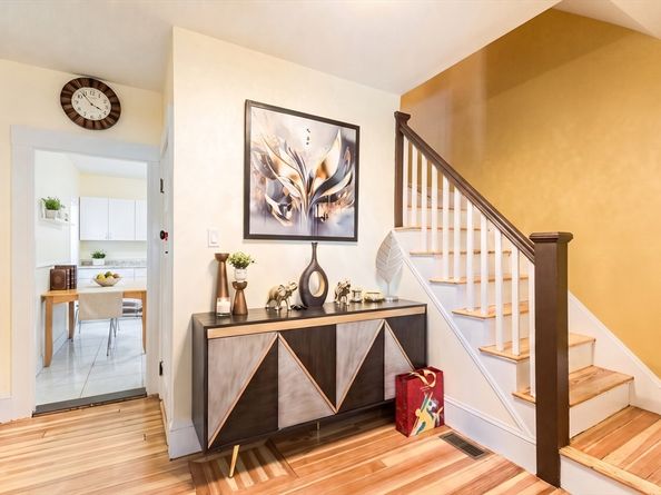 78 Arnold St, Quincy MA 02169