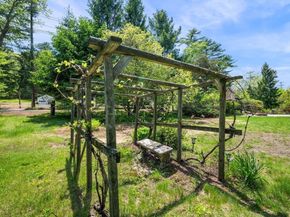 72 Mile Ln, Ipswich MA 01938