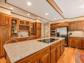 7 Village Green Lane, Holden MA 01520