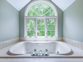 7 Village Green Lane, Holden MA 01520
