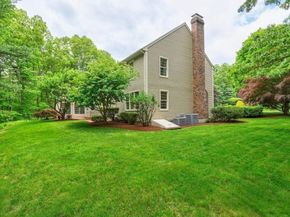 7 Village Green Lane, Holden MA 01520