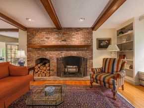 7 Village Green Lane, Holden MA 01520