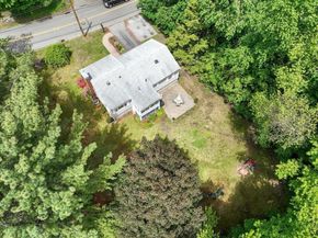 517 Pearl St, Reading MA 01867