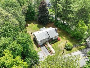 517 Pearl St, Reading MA 01867