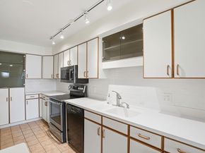 74 S Quinsigamond Ave 2, Shrewsbury MA 01545