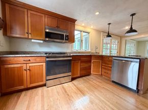 153 High St, Topsfield MA 01983