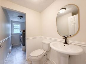 153 High St, Topsfield MA 01983