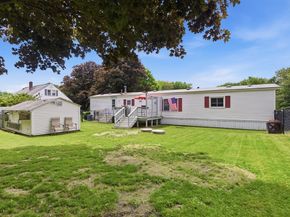 8 Donahue Ln, Grafton MA 01536