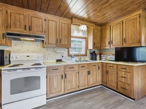 8 Donahue Ln, Grafton MA 01536
