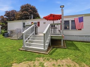 8 Donahue Ln, Grafton MA 01536