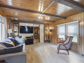 8 Donahue Ln, Grafton MA 01536