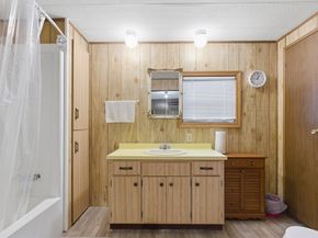 8 Donahue Ln, Grafton MA 01536
